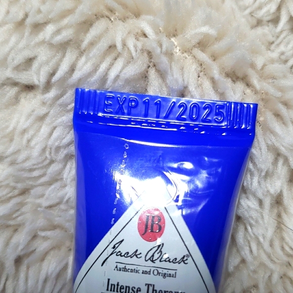 BLACK JACK INTENSE THERAPY LIP BALM NATURAL MINT & SHEA BUTTER SPF 25. - Picture 8 of 9